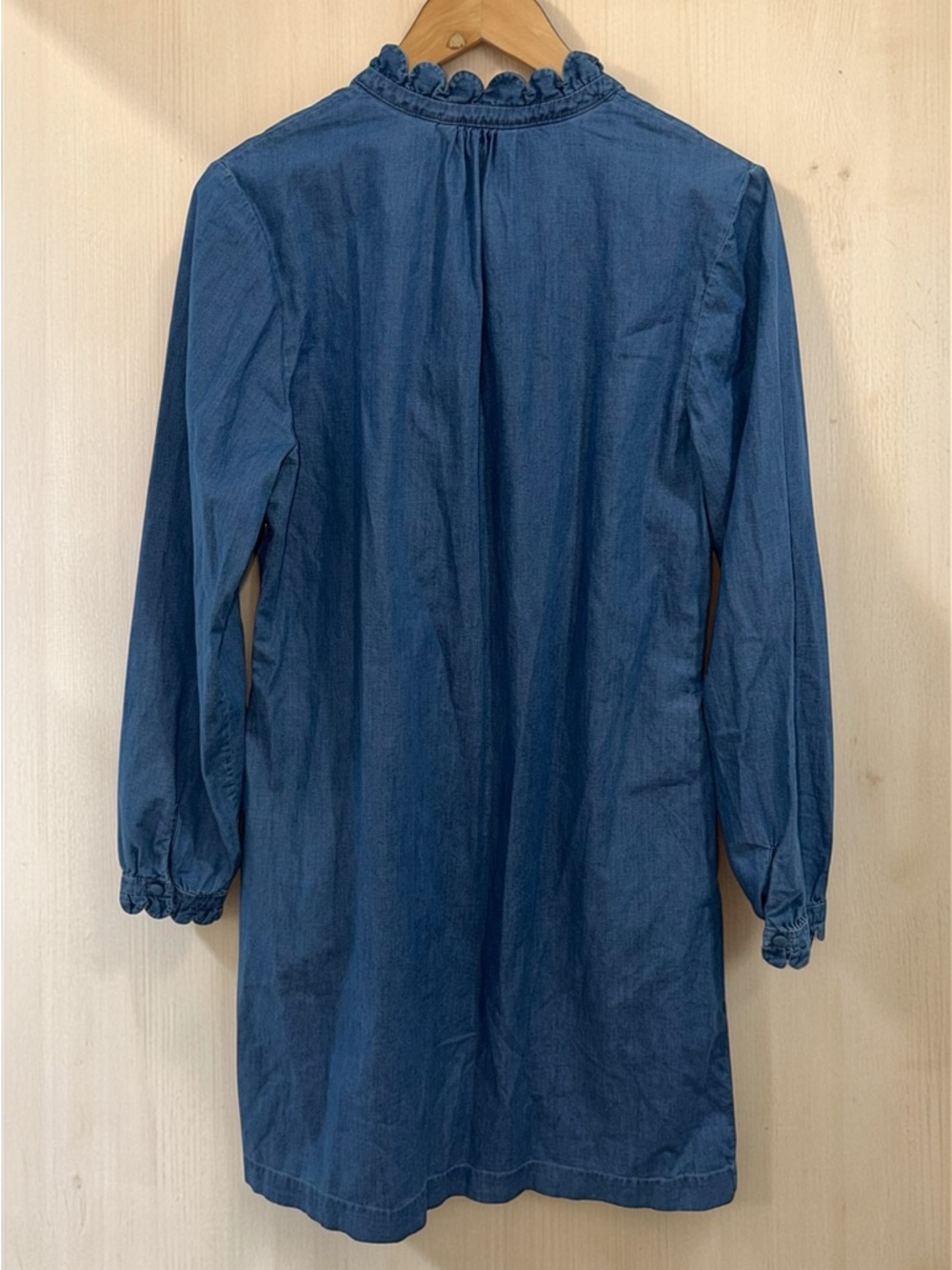 Boden Denim Chambray Long Sleeve Ruffle-Trim Shift Dress Size 10 Women’s - Picture 2 of 4